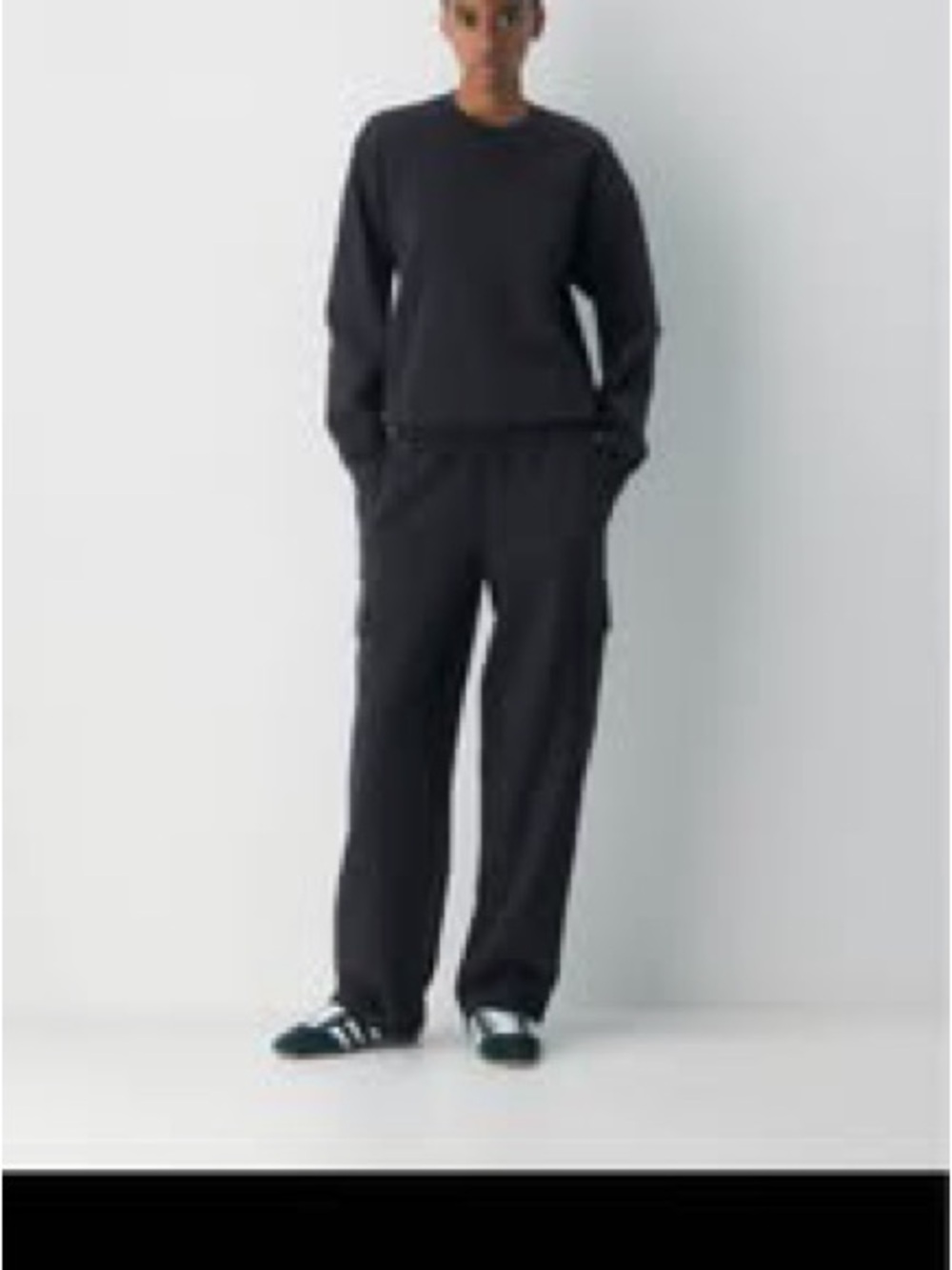 Aritzia - NWT - Size medium 
Cozy Sweatfleece Mega Cargo